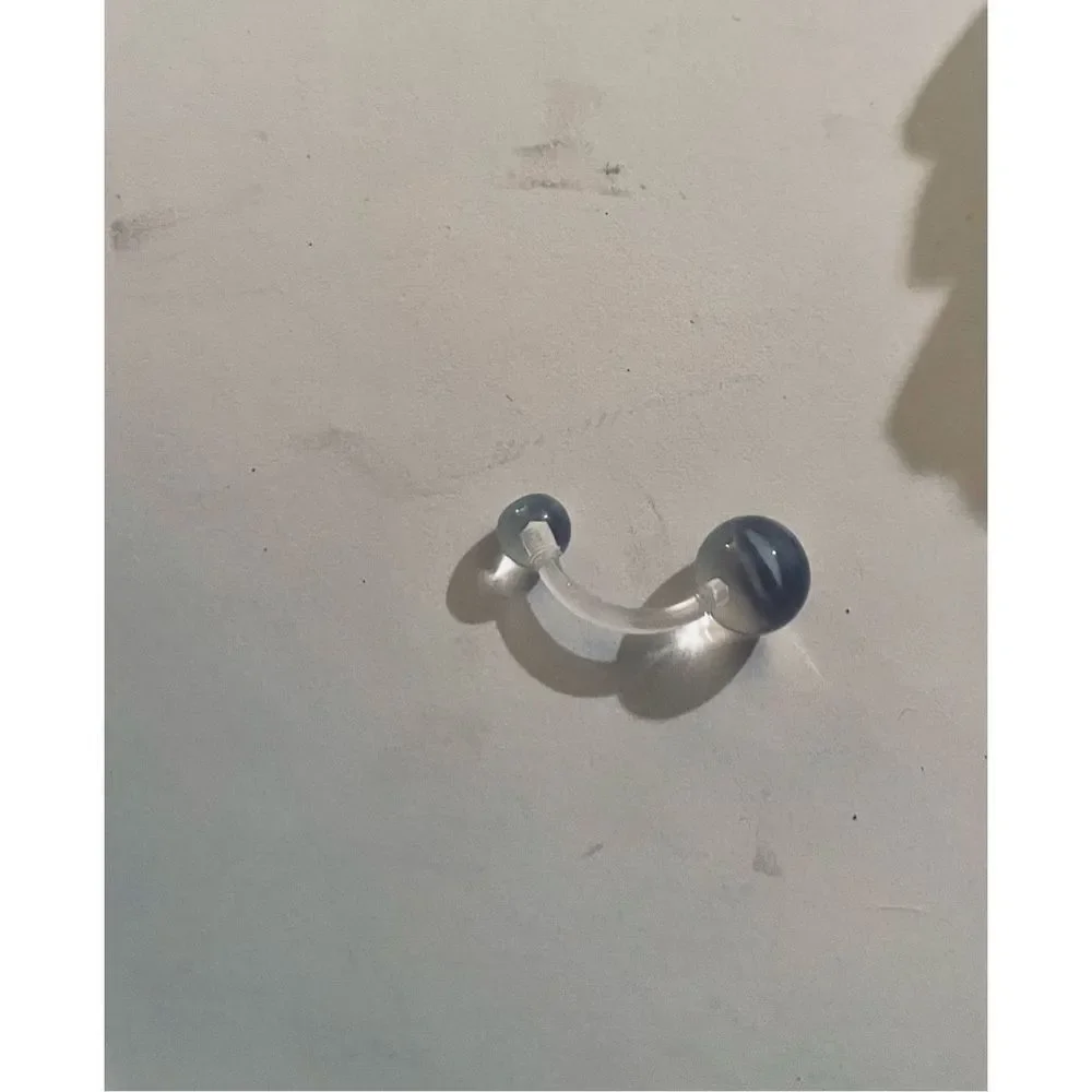 CLEAR BELLY RING - Picture 5 of 5